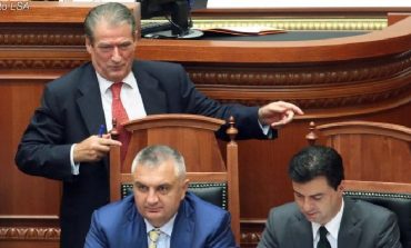"Trekëndshi i Bermudës", një zhvillim historik i politikës shqiptare