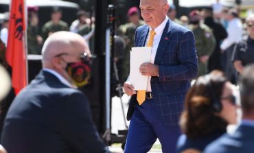 AFRIM KRASNIQI/ Darkat që të bëjnë president, kryeministër, deputet, por edhe me euro!