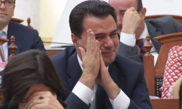 ARTUR AJAZI/ (Mos) Sinqeriteti i Lulit me Vettingun në politikë