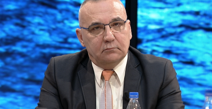 EDUARD ZALOSHNJA/ “Toreadori” Berisha i karikon “demat” e majtë…