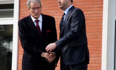 BLENDI KAJSIU/ Pse Berisha është kthyer përsëri patericë e Bashës