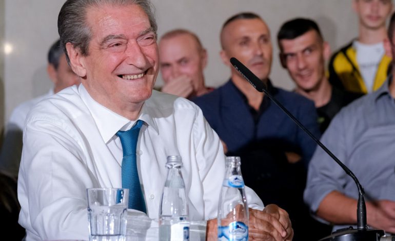 YLLI PATA/ Entuziasmi i vetmuar i Sali Berishës për “mosbesimin” ndaj reformës në drejtësi