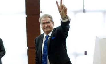 ARTUR AJAZI/ 8 Janari… A do të guxojë Berisha?