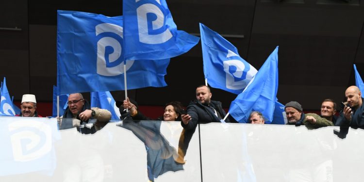 ARTUR AJAZI/ E latë vendin pa opozitë…