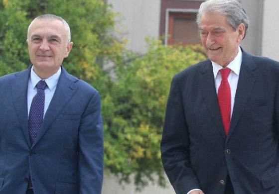 MERO BAZE/ Protesta bashkoi në një, Berishën me LSI