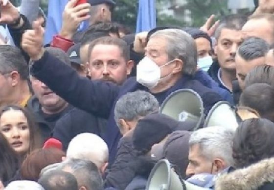 MERO BAZE/ PD duhet ta trajtojë "berishizmin", si PS "enveristët" e vitit ‘91