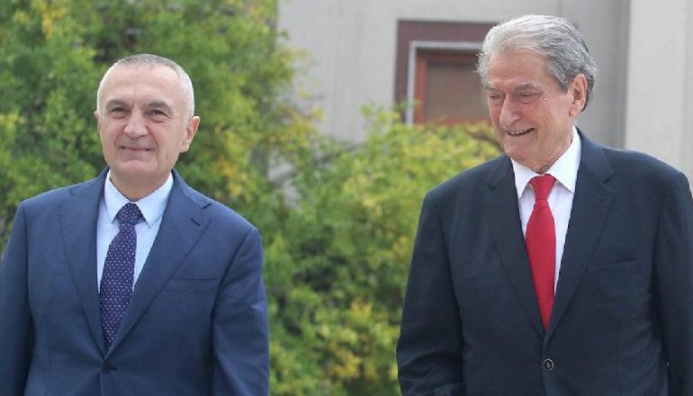 SKËNDER MINXHOZI/ Kisha e sovranistëve dhe “palo shteti” me buton atomik në xhep