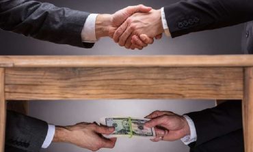 EDUARD ZALOSHNJA/ Sa i përhapur është korrupsioni në Shqipëri?