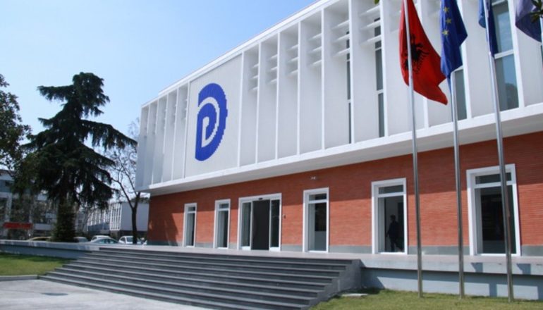 MERO BAZE/ Vetingu duhet të jetë iniciativë e Partisë Demokratike
