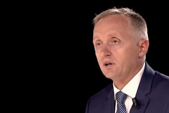 LUTFI DERVISHI/ Po sikur të silleshim me politikanët ashtu si me lojtarët e Kombëtares?