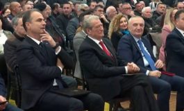 YLLI PATA/ Distanca 'higjenike' Berisha-Meta