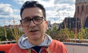 KRESHNIK SPAHIU/ Motivi i divorcit: Ajo e tradhëtonte natën partinë dhe e dridhte me SPAK