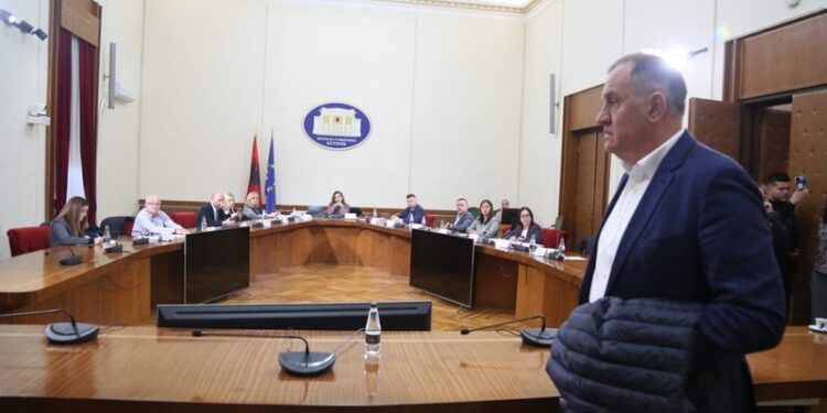 YLLI PATA/ Pse PD ka frikë nga fjala e Ilir Beqajt?!