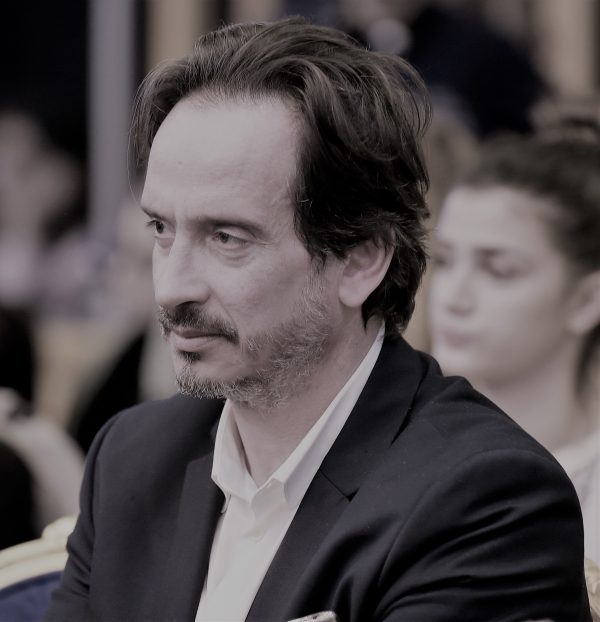 BEN ANDONI/ “Mallkimi i bukur” i Shqipërisë