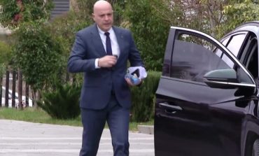 MERO BAZE/A duhet hetuar Olsi Dado si krijues i “Nesti Angonit”?