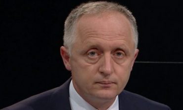 LUTFI DERVISHI/ Plumbi që del nga goja
