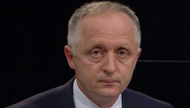 LUTFI DERVISHI/ Plumbi që del nga goja